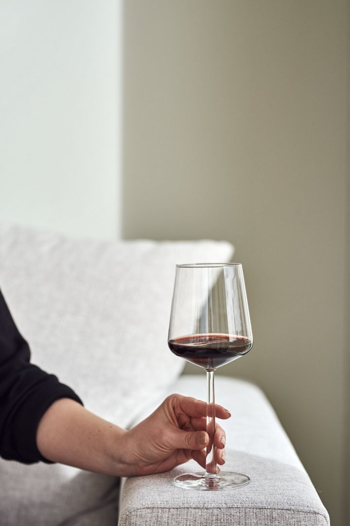 Essence Rotweinglas von Iittala.