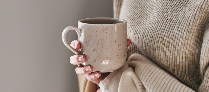 Die beigefarbene Freckle Tasse ist eine Teetasse für Teeliebhaber und ein echter Favorit für eine heiße Tasse Tee.
