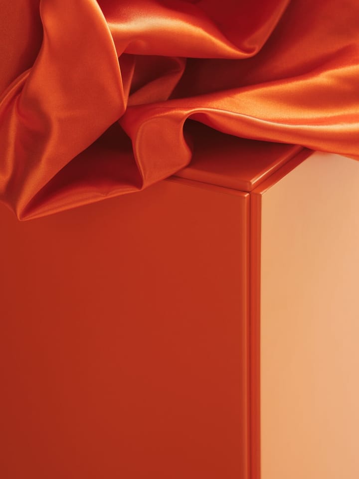 Relief Kommode breit mit Beinen 82x92,2 cm Orange - undefined - Relief